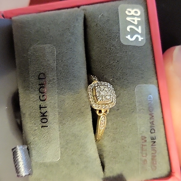 COPY - Real diamond ring ,  10k gold - Picture 5 of 9